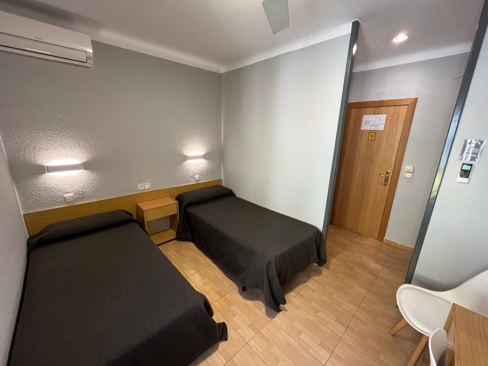 Hostal Tarres Anglés Quarto foto