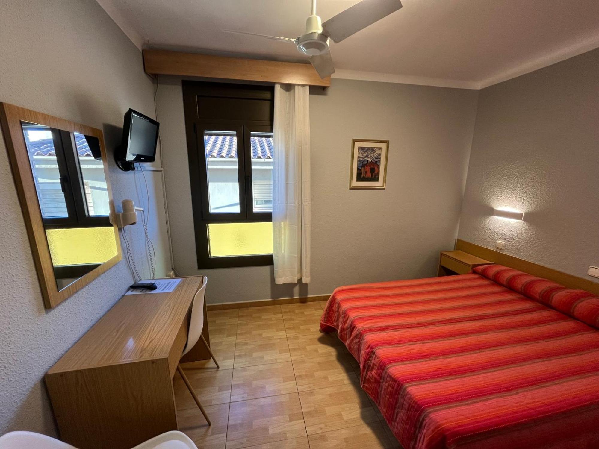 Hostal Tarres Anglés Quarto foto